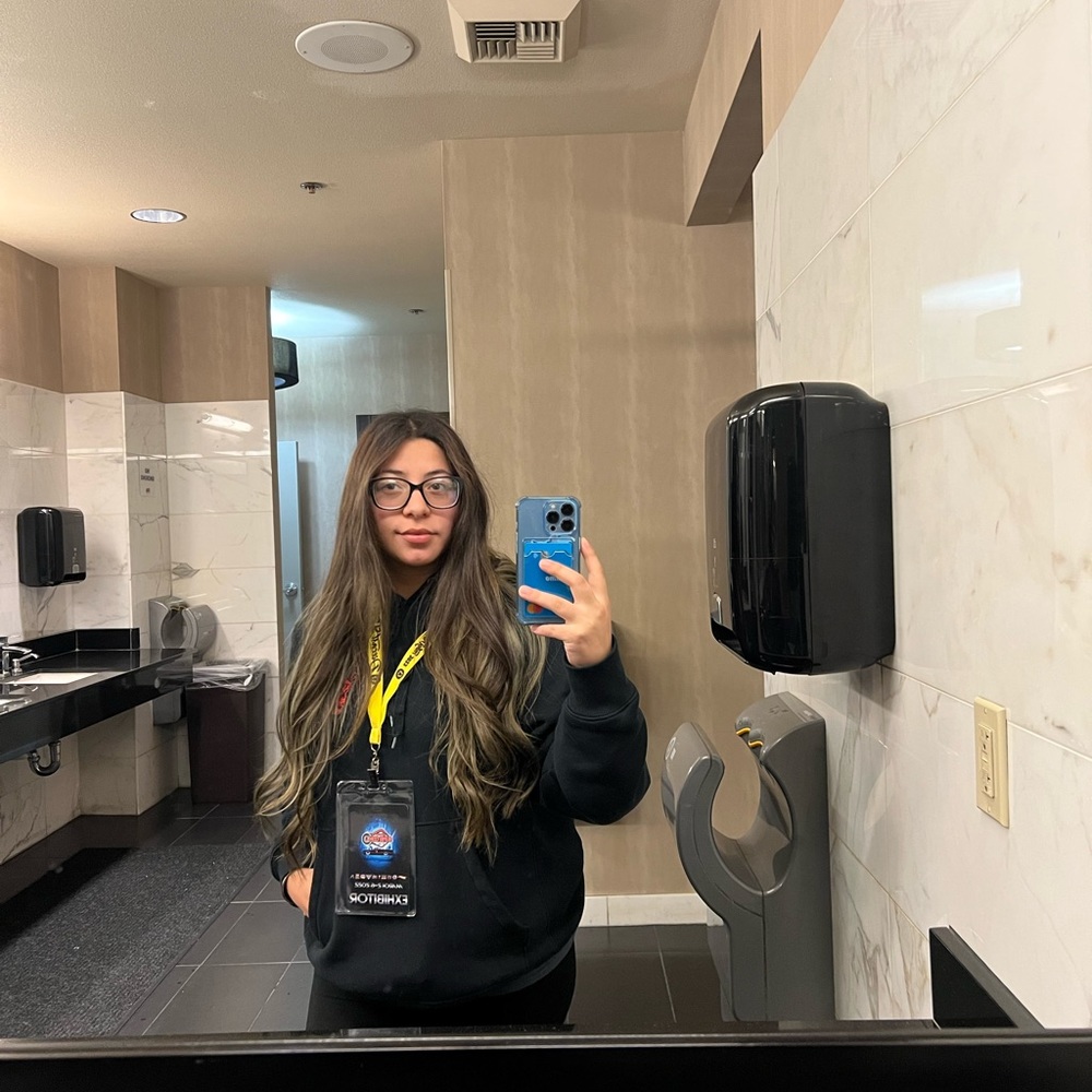 Meet your Posher, Stephany